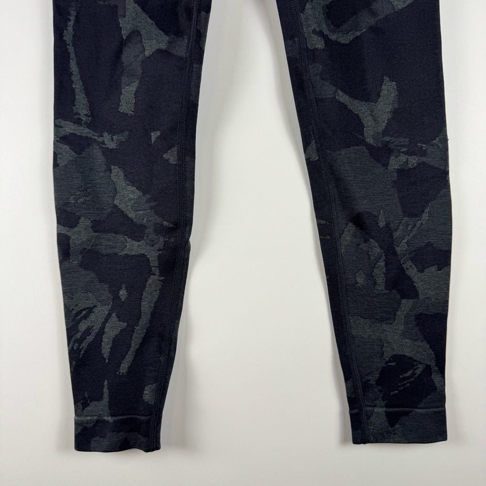 Gymshark Black Camouflage Leggings Size S - Picture 4 of 9